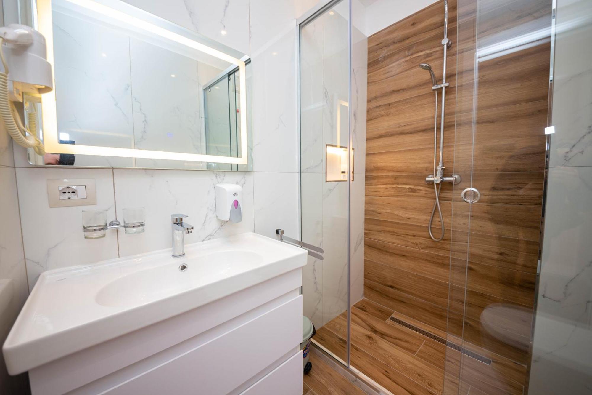 Hotel Vila Misiri Durrës Quarto foto