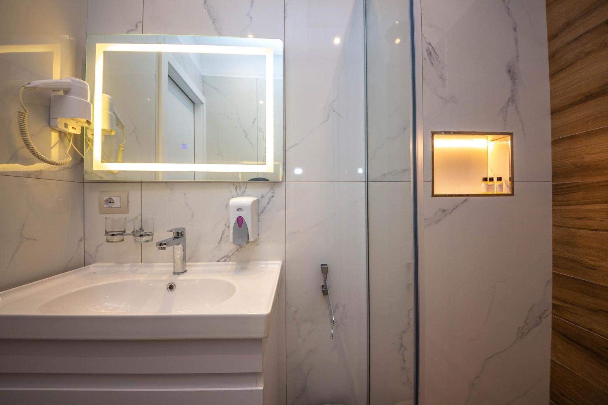 Hotel Vila Misiri Durrës Quarto foto